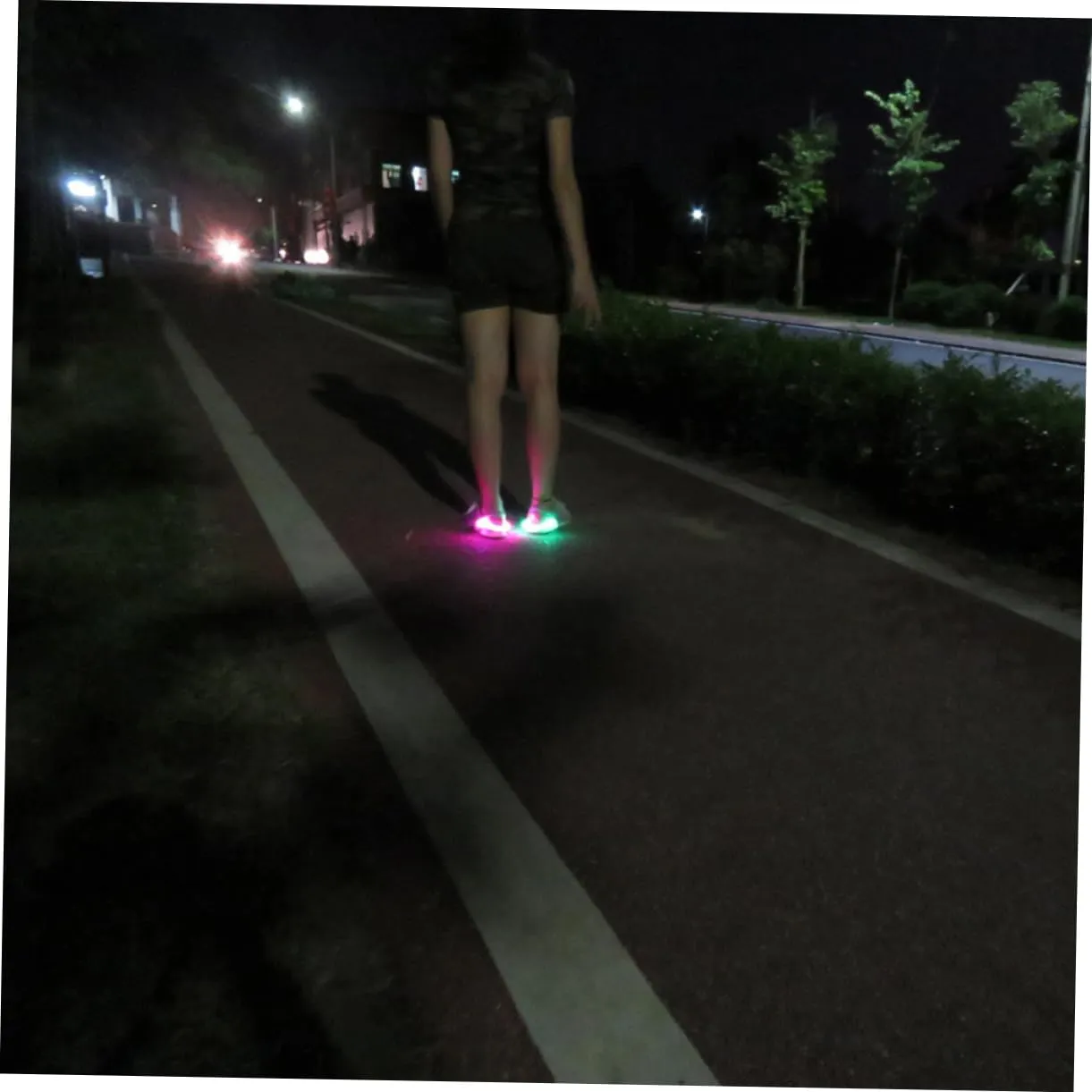 BESPORTBLE Luminous Shoe Clip Outdoors Gear Flash Shoe Night Clips Bike Safety Light Pool Table Pocket Liners