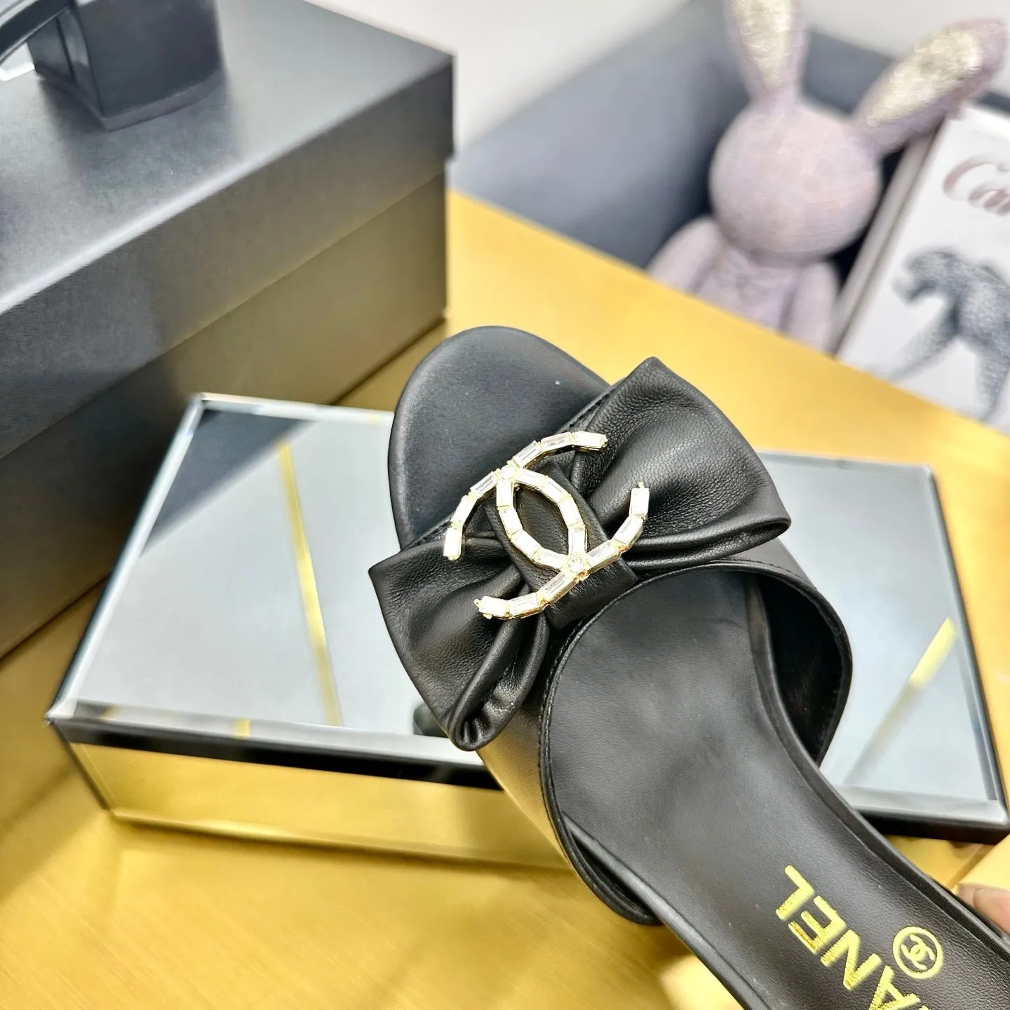 CC 25 Mid Heel Mules Black Sheepskin 238478