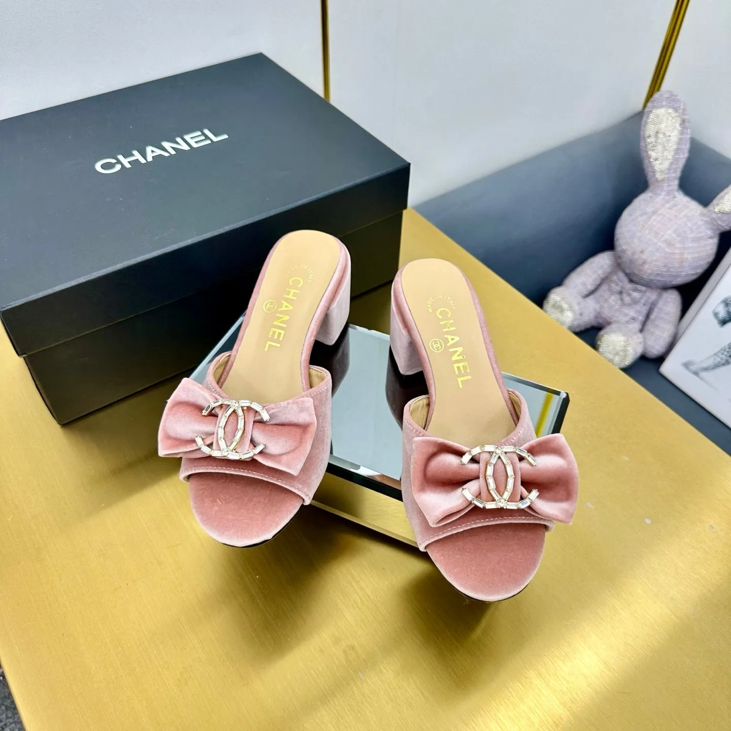 CC 25 Mid Heel Mules Tea Rose Pink Velvet 238480