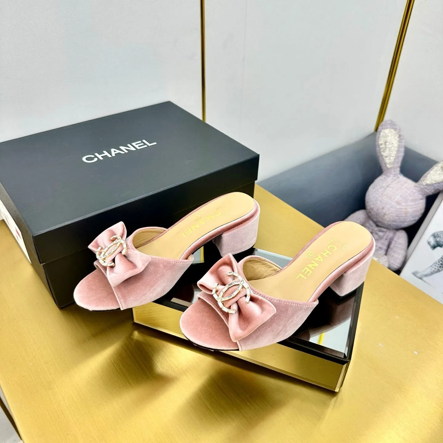 CC 25 Mid Heel Mules Tea Rose Pink Velvet 238480