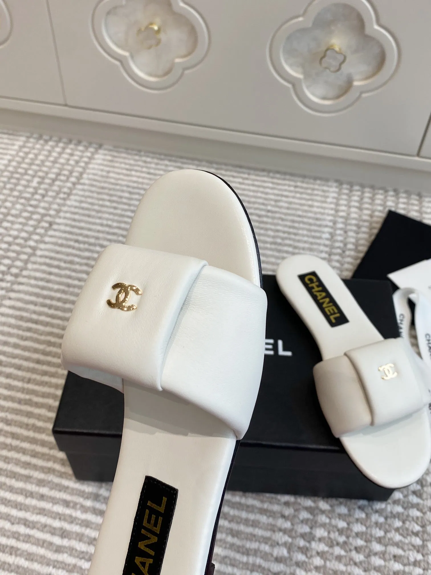 CC 25 Mule Calfskin