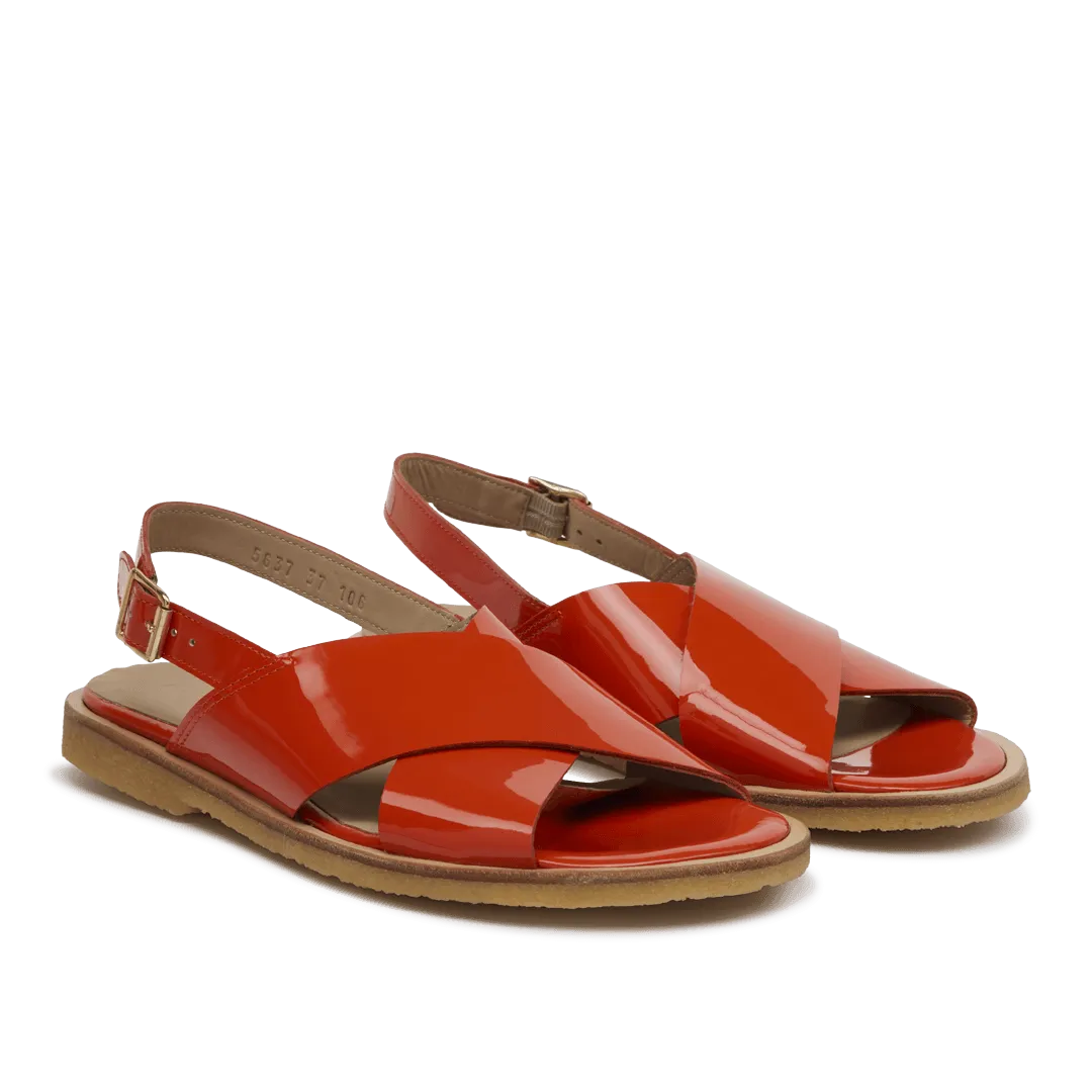 Classic cross sandal
