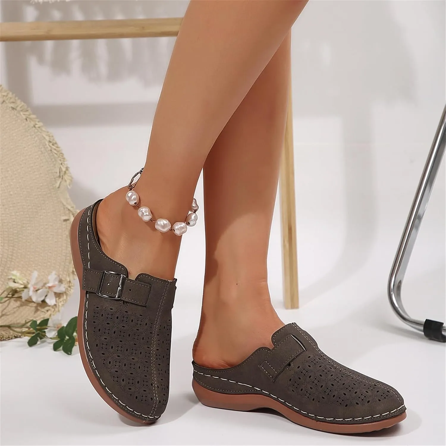 Clogs for Women Mules Slip on Summer Breathable Hollow Out Closed Toe Sandals Casual Lightweight Backless Slide Loafers Comfortable Simple Summer Vacation Flat Shoes