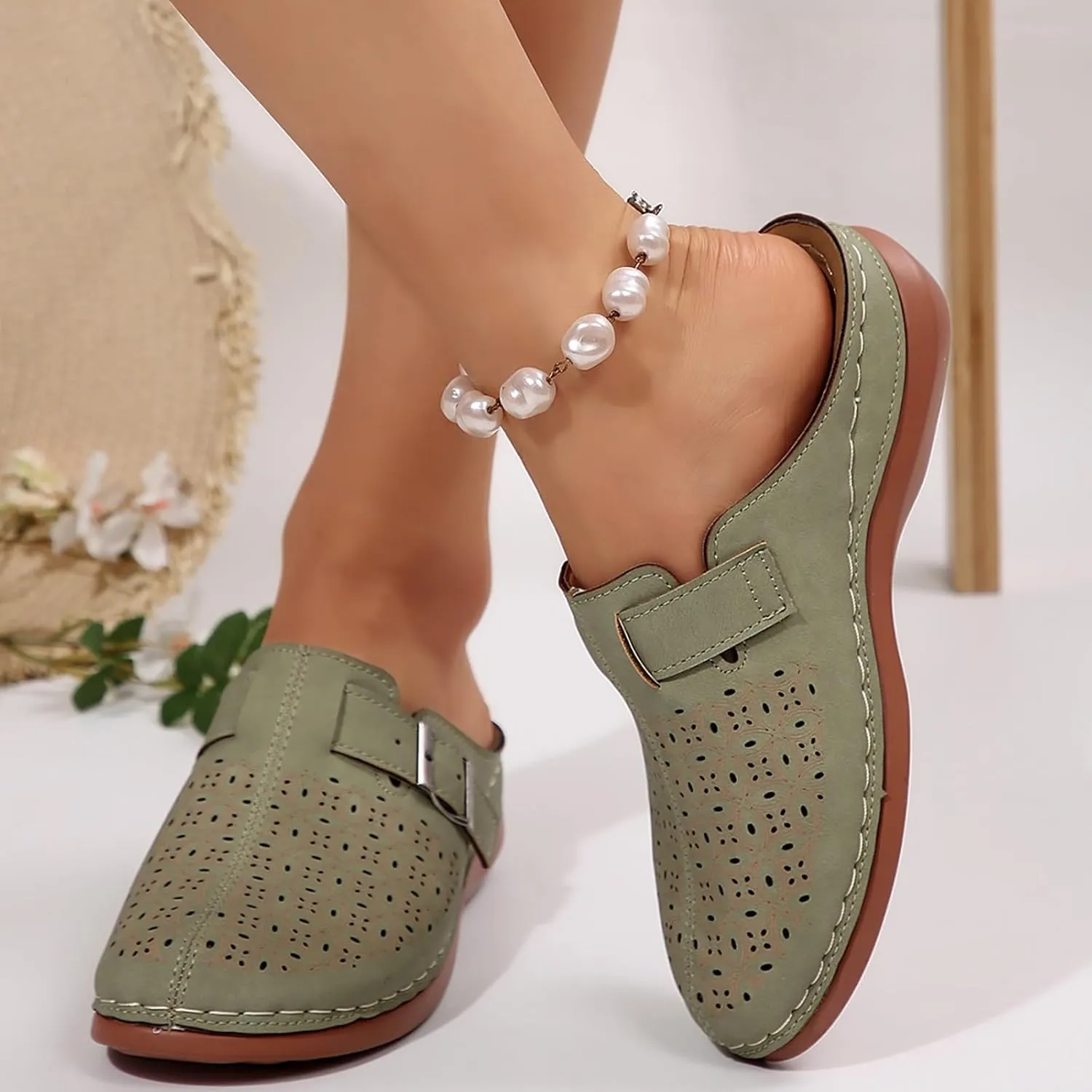 Clogs for Women Mules Slip on Summer Breathable Hollow Out Closed Toe Sandals Casual Lightweight Backless Slide Loafers Comfortable Simple Summer Vacation Flat Shoes