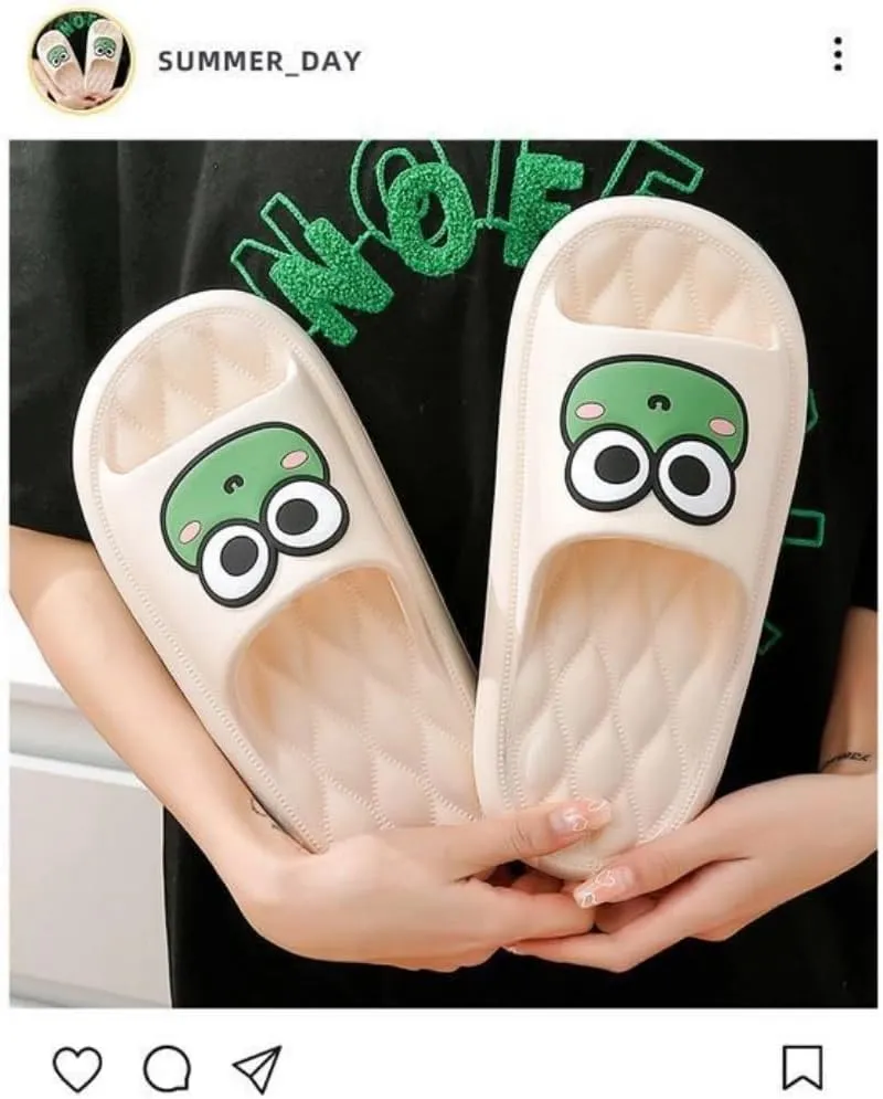Cute Frog Slippers Women Men House Slides Preppy Slipper Kawaii Animal Slipper Comfy Shower Sandals Bathroom Shoes Slip on Indoor Outdoor Slipper Home Slipper Creative Gifts