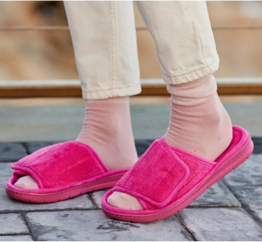 Dearfoams Women's Adjustable Indoor/Outdoor Machine Washable Memory Foam Slide