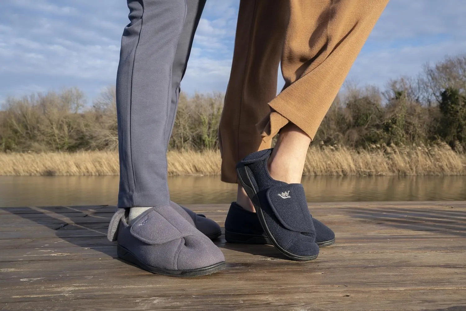Diabetic Slippers Women, Lymphedema Shoes, Edema Shoes Swollen Feet, Indoor and Outdoor Hook and Loop, Non Slip House Shoes
