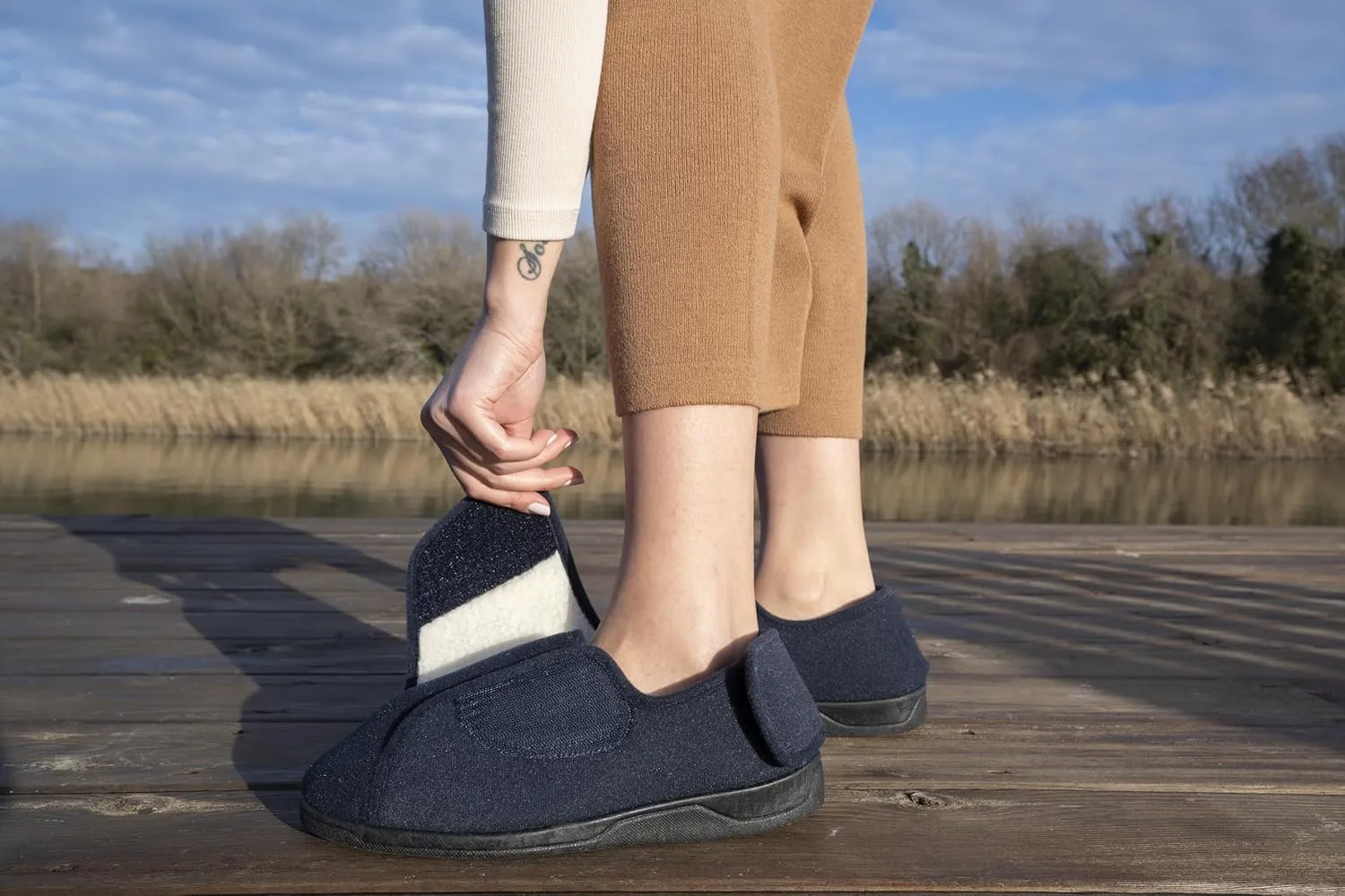 Diabetic Slippers Women, Lymphedema Shoes, Edema Shoes Swollen Feet, Indoor and Outdoor Hook and Loop, Non Slip House Shoes