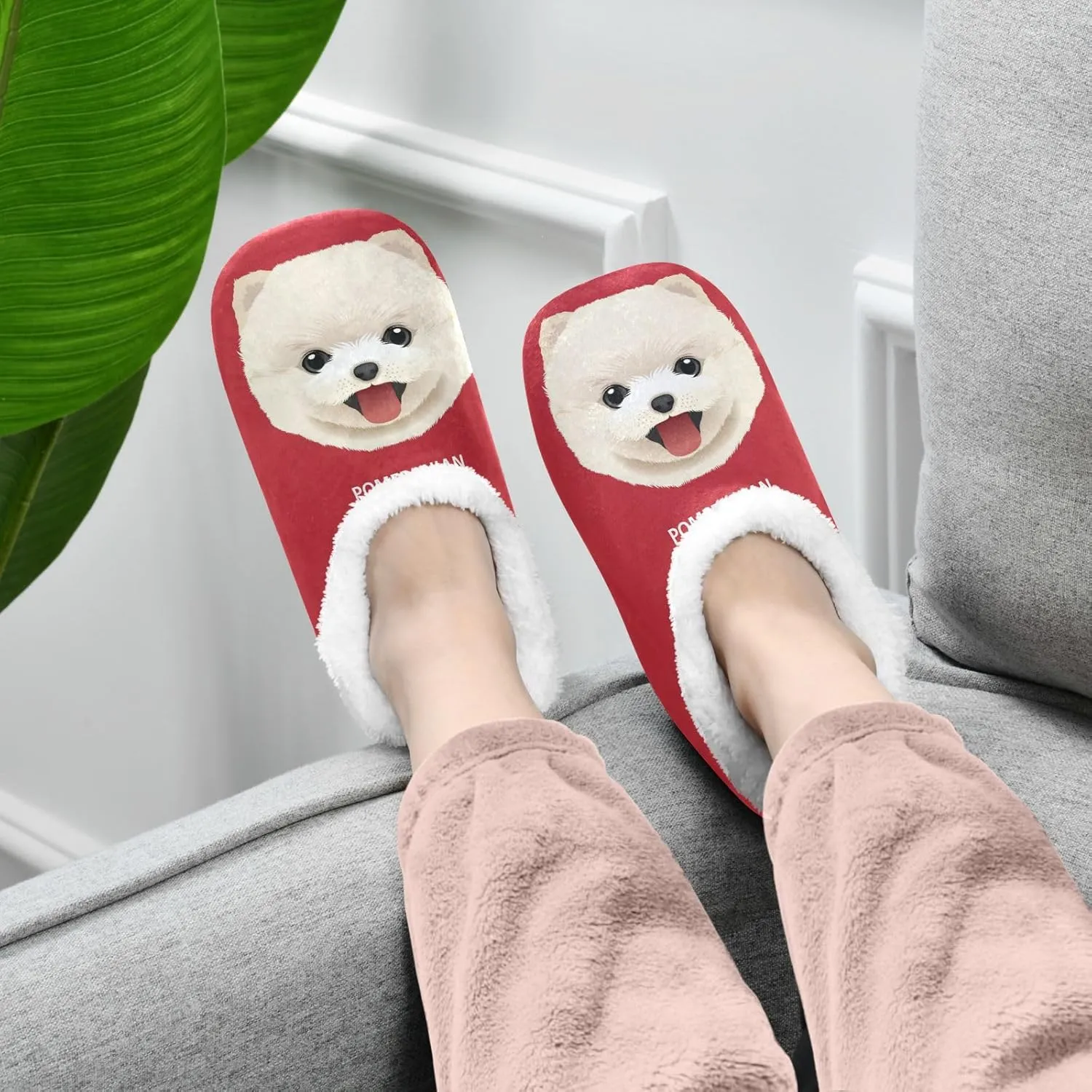 Dussdil Pomeranian Puppy Home Winter Slippers White Dog Spa Travel House Slipper Soft Memory Foam Slipper Non Slip for Women Men Hotel Bedroom Shoes Slippers M