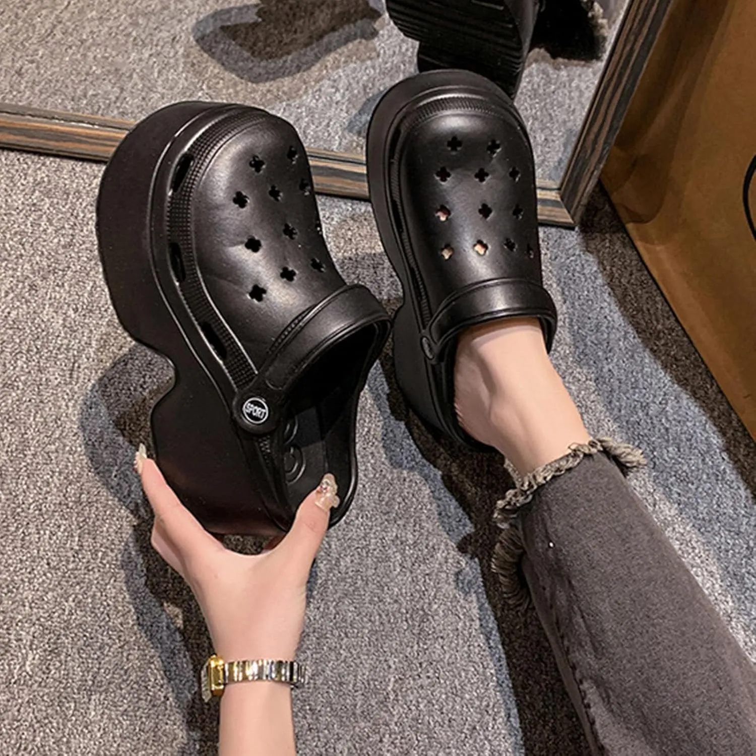 Fashion Women's Platform Clogs Anti Slip Slippers Beach Sandals Gardeners Clogs High Heeled Mule Slippers Gardening Shoes Sandals