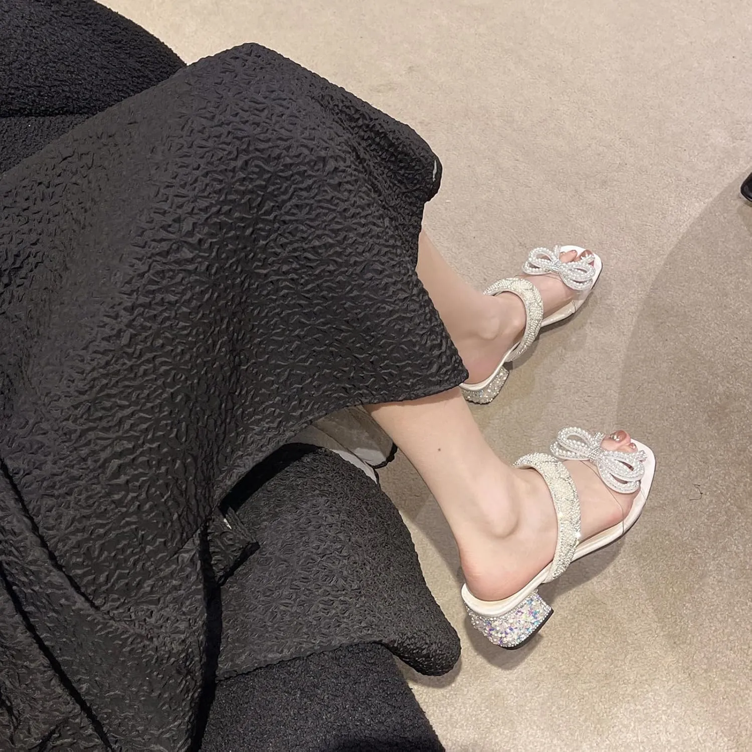 Gladtbser Women's Bow Pearl Low Chunky Heel Mule Sandals,Fashion Pearl Strap Design Slip-on Open Toe Block Heel Slides Sandals Wedding Party Dress Sandals