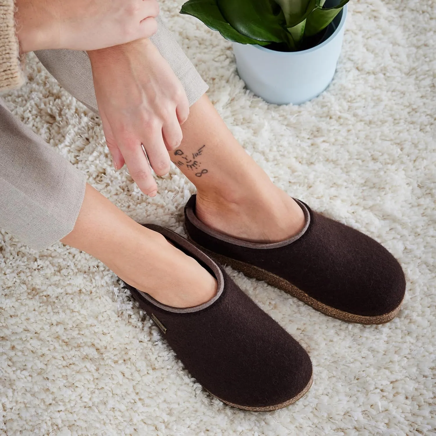 HAFLINGER Unisex Grizzly Kris Wool Clogs