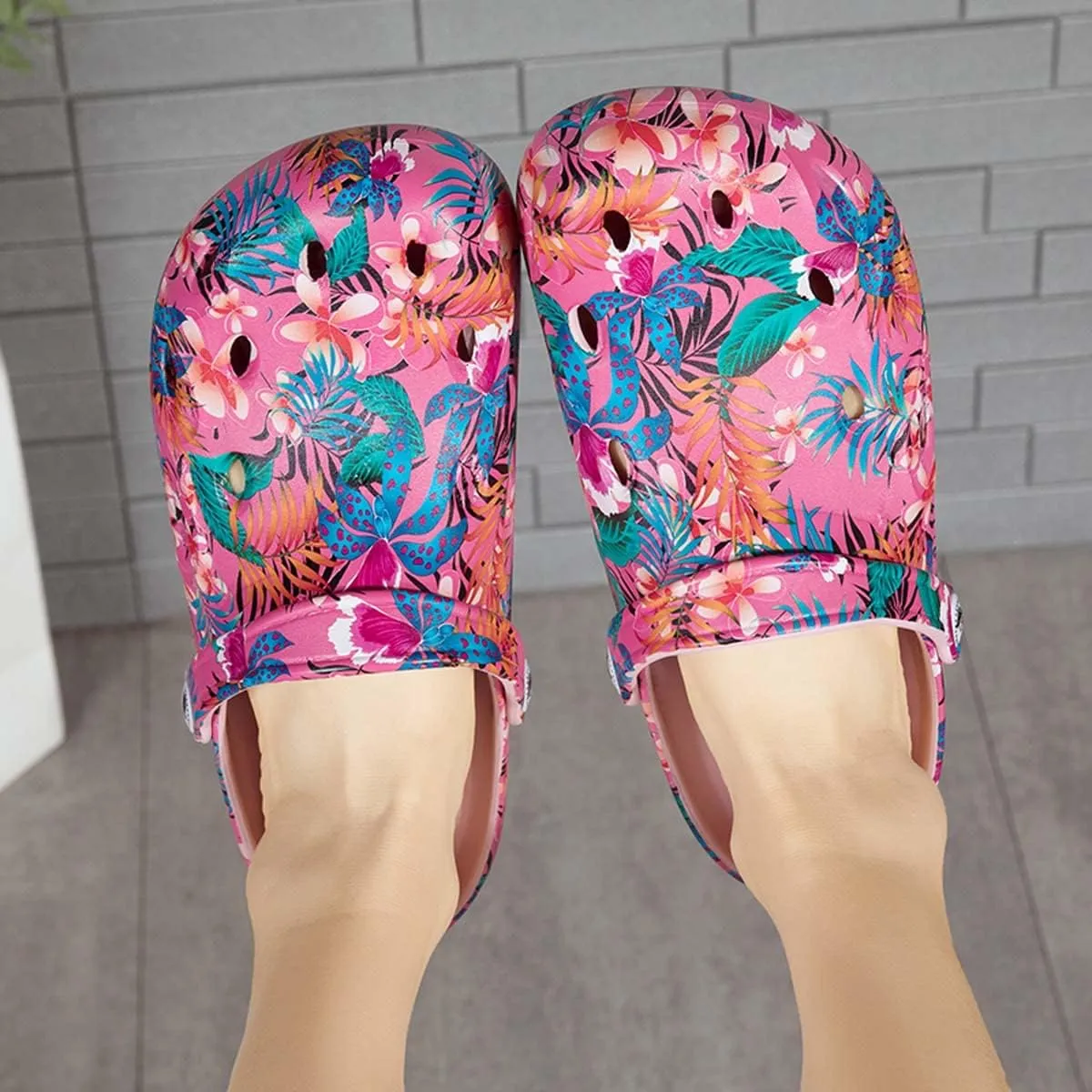 HYDLONGR Women's Summer Light Weight Breathable Quick-Drying Flat Garden Sandals Beach Slippers Clogs Mules Shoes