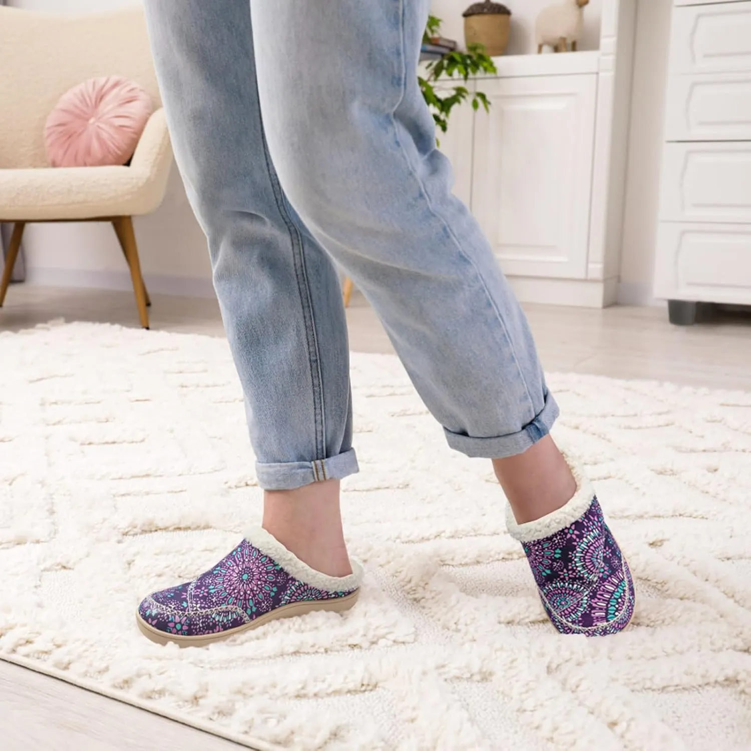 LeIsfIt Womens Wide Slippers Adjustable Diabetic Slippers Memory Foam Swollen Arthritis Edema House Shoes Indoor Outdoor