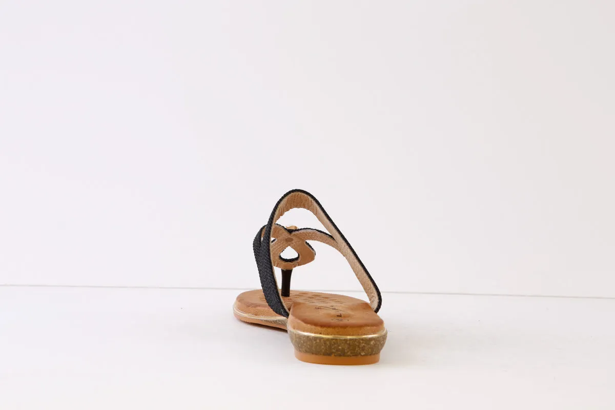 LUNAR - JLH396 EZRA FLAT TOE-POST MULE - BLACK