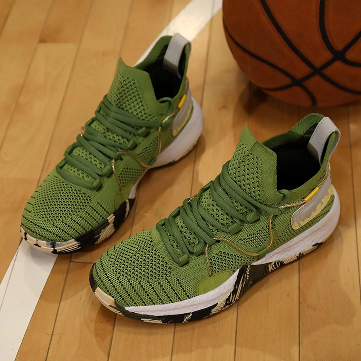 Mens and Womens Mesh Fabric Breathable Basketball Sneakers Mid Top Lace Up Casual Sneakers Non Slip and Breathable Fitness Training Shoes Lightweight Outdoor Hiking Shoes Baseball Sneakers