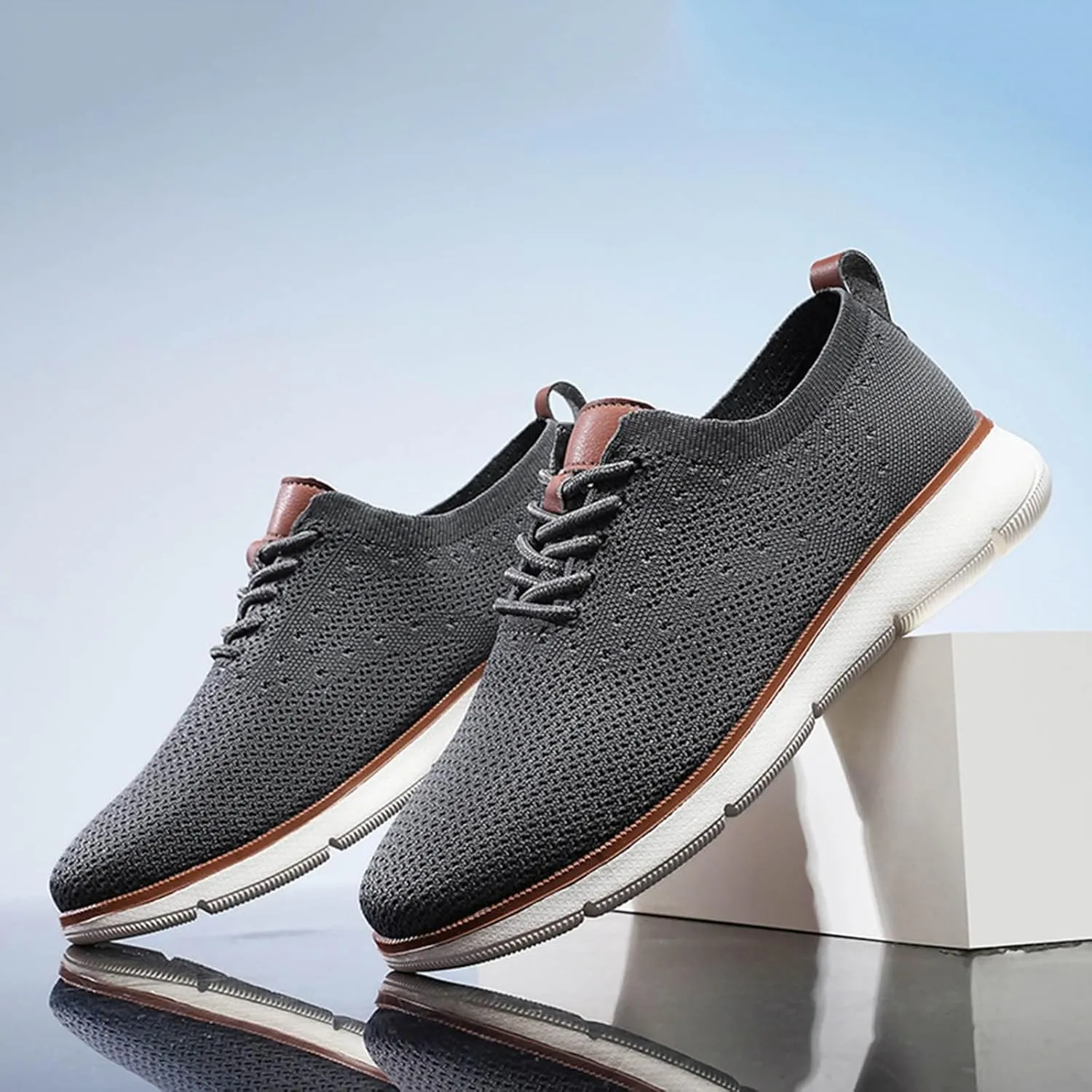 Men's Breathable Mesh Running Shoes Casual Sneaker Mesh Breathable Walking Shoe Men's Comfortable Barefoot Shoes