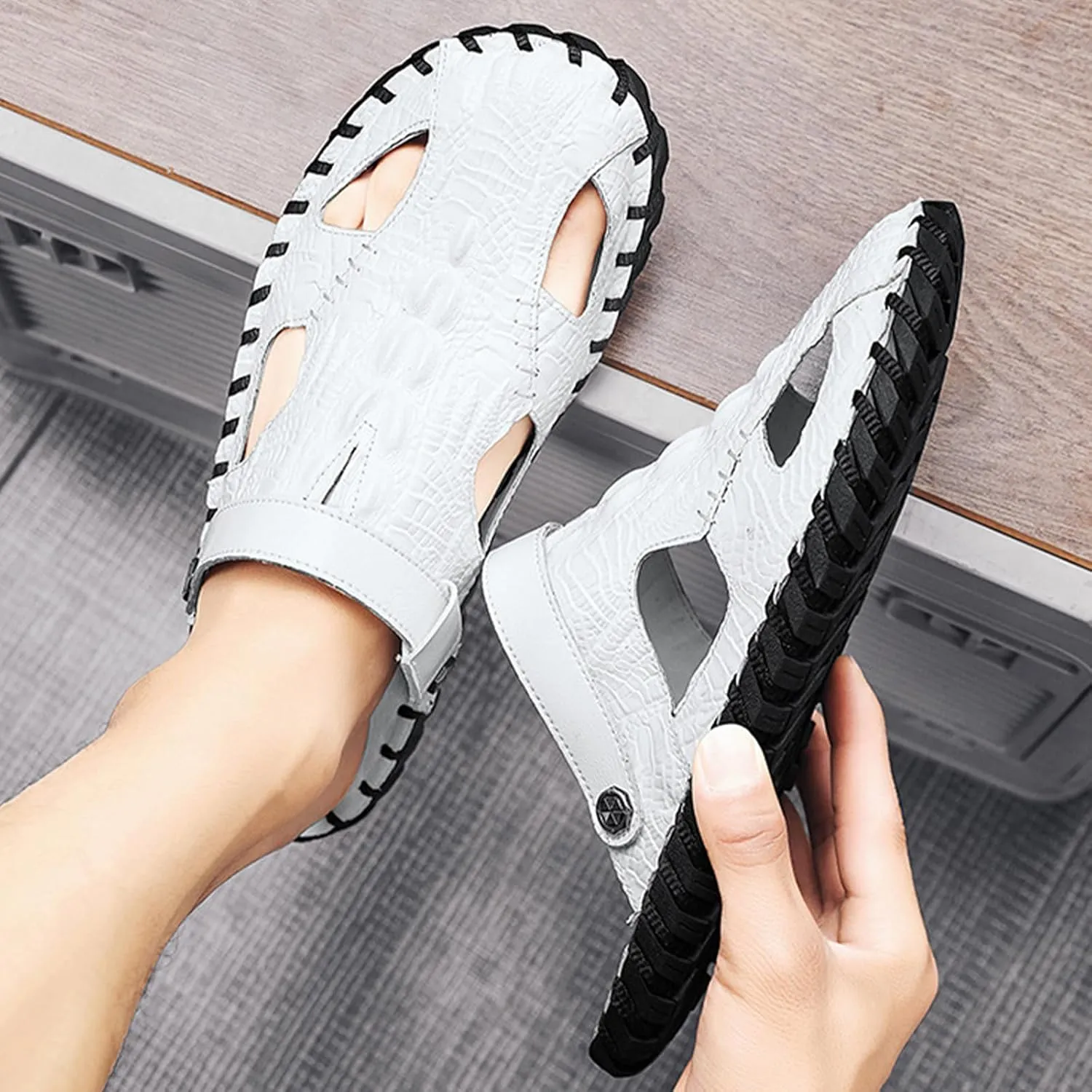 Men's Handmade Genuine Leather Closed Two uses Mule Sandals Fashion Alligator Printed Slip-on Adjustable Fisherman Non-Slip Beach Slide Sandals