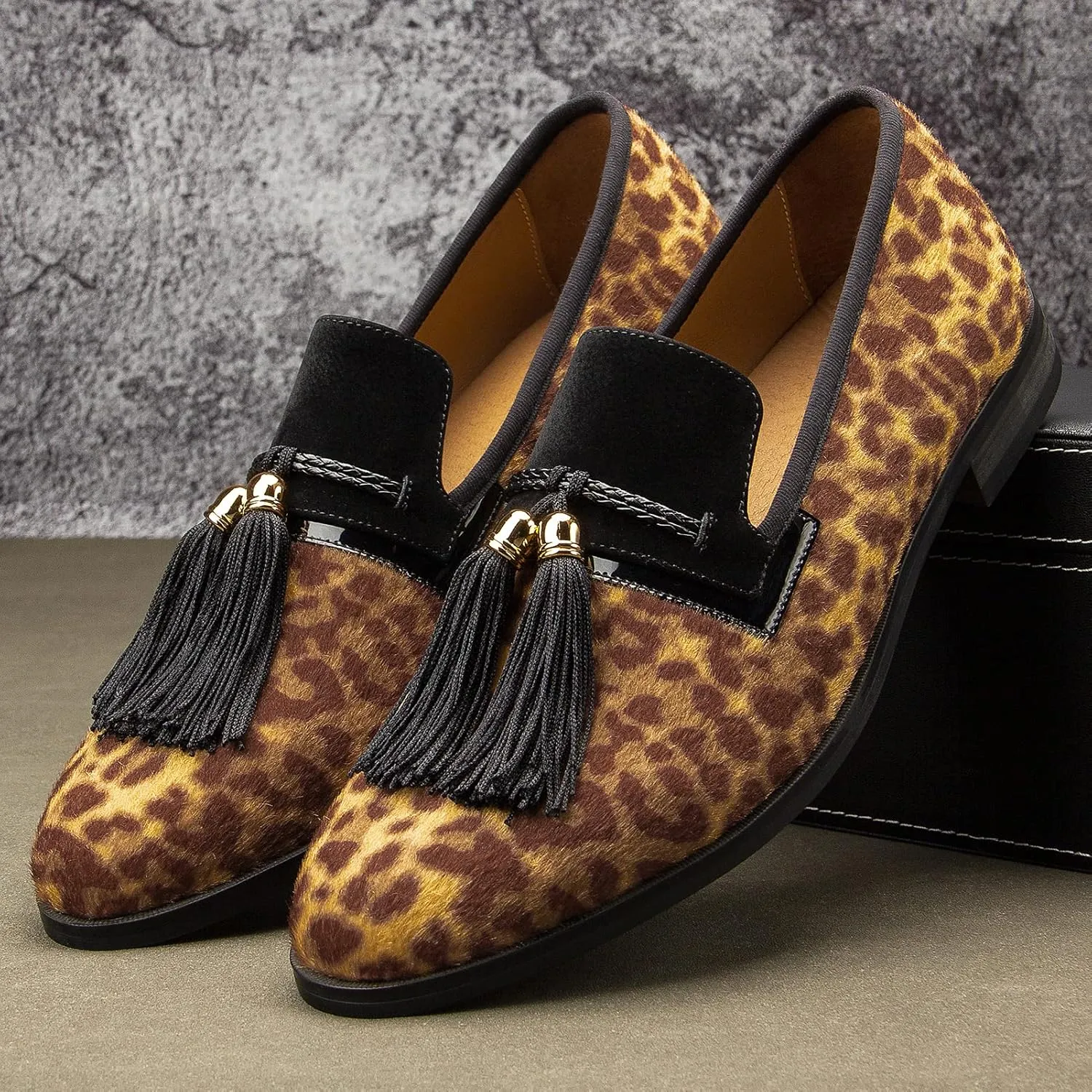 Men's Vintage Velvet Embroidery Noble Loafer Shoes Slip-on Loafer Smoking Slipper Tassel Loafer