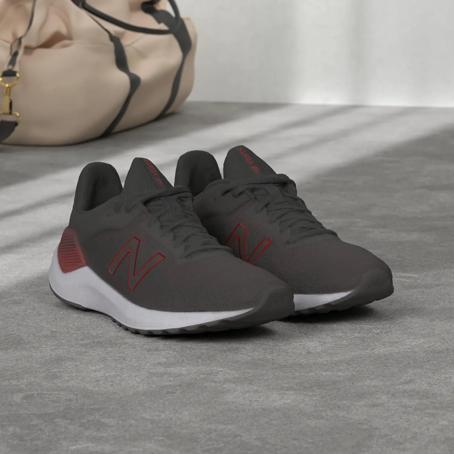 New Balance Men's Ventr V1 Running Shoe