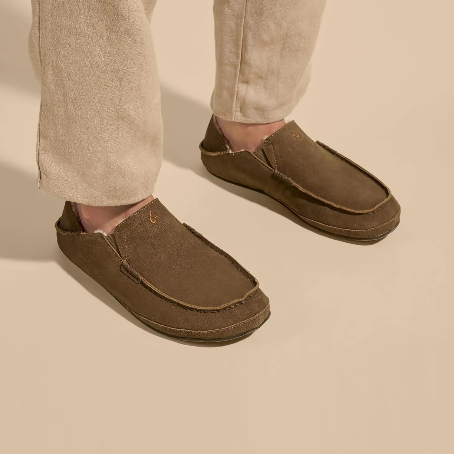 OLUKAI Moloa Slipper Men's Premium Leather Slip On Shoes, Soft Genuine Shearling Lining & Gel Insert, Drop-In Heel & All-Day Comfort