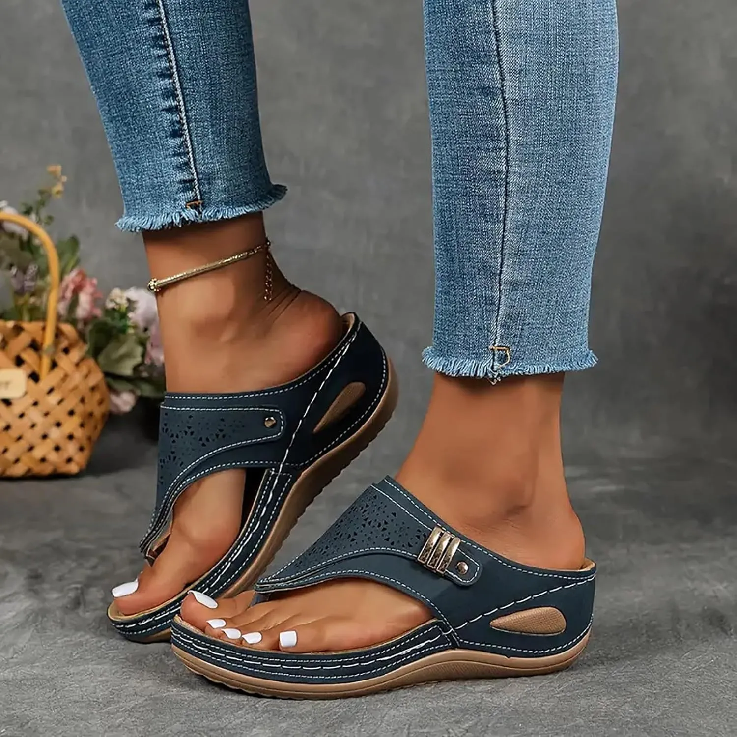 Orthopedic Sandals for Women,Breathable Mesh Sports Sandals,Arch Support Wedge Flip Flops for Women,Walking Comfort Sandals with Arch Support 2025,Flat Sandals Dressy Summer Shoes