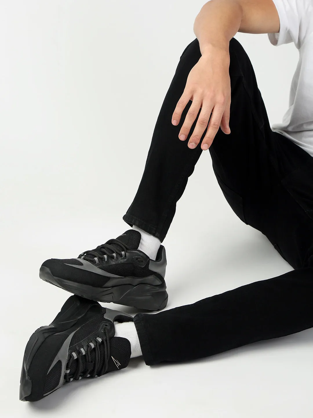 PHANTOM - Black Lightweight Sneakers