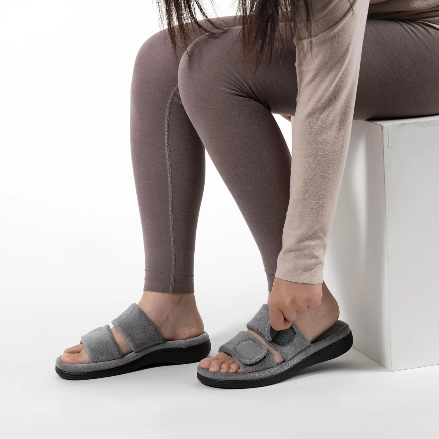 RockDove Women's Dual-Strap Adjustable Slipper with Arch Support