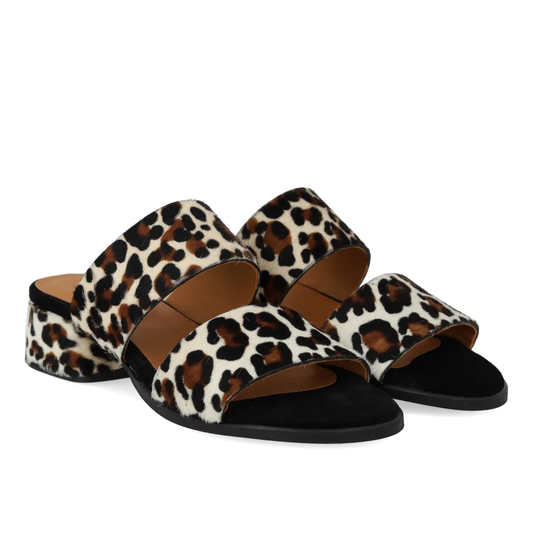 Slip-in sandal in leopard print pony fur