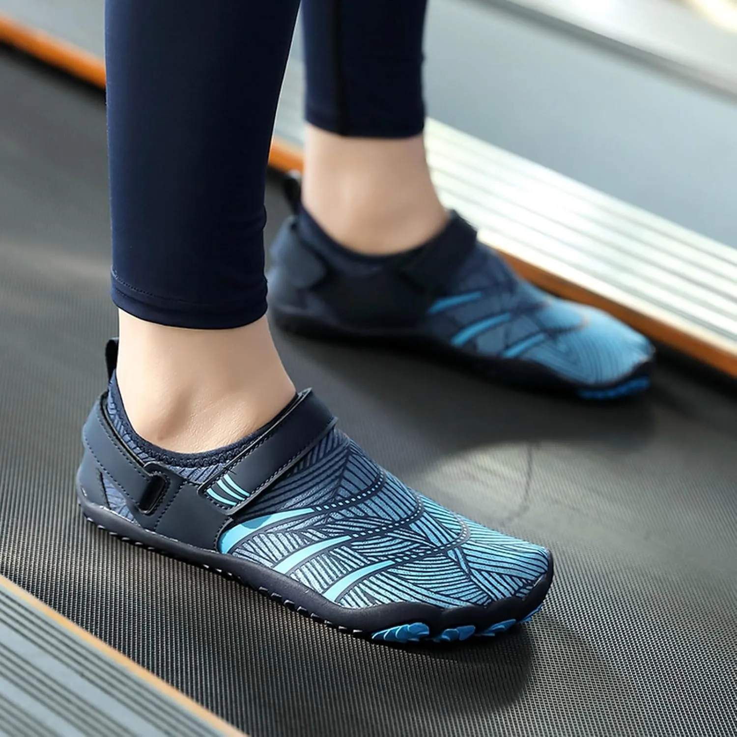 Suxi Shoes Women's Breathable Swimming and Diving Shoes Wading Five Finger Jumping Rope Shoes Sneaker Guards Womens
