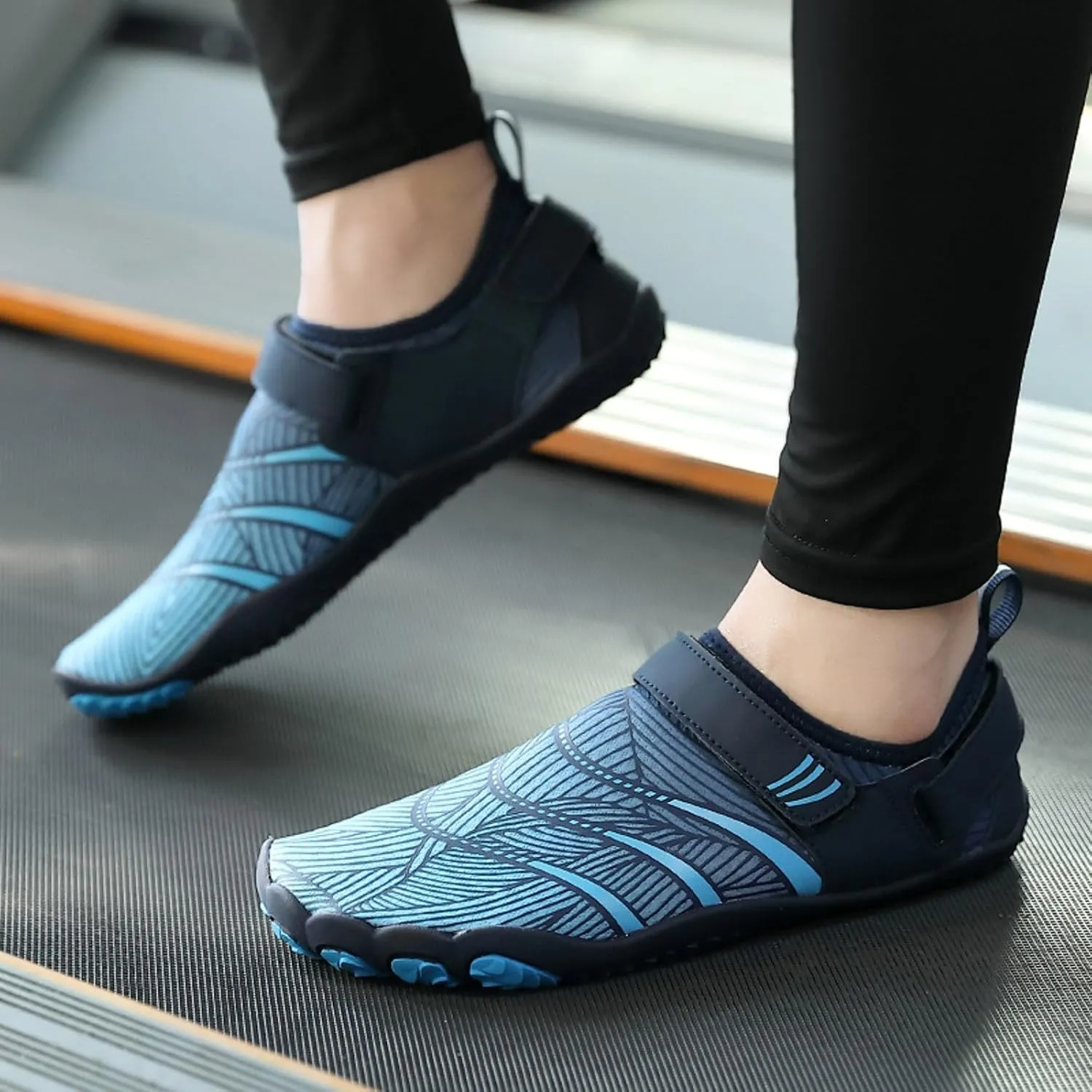 Suxi Shoes Women's Breathable Swimming and Diving Shoes Wading Five Finger Jumping Rope Shoes Sneaker Guards Womens
