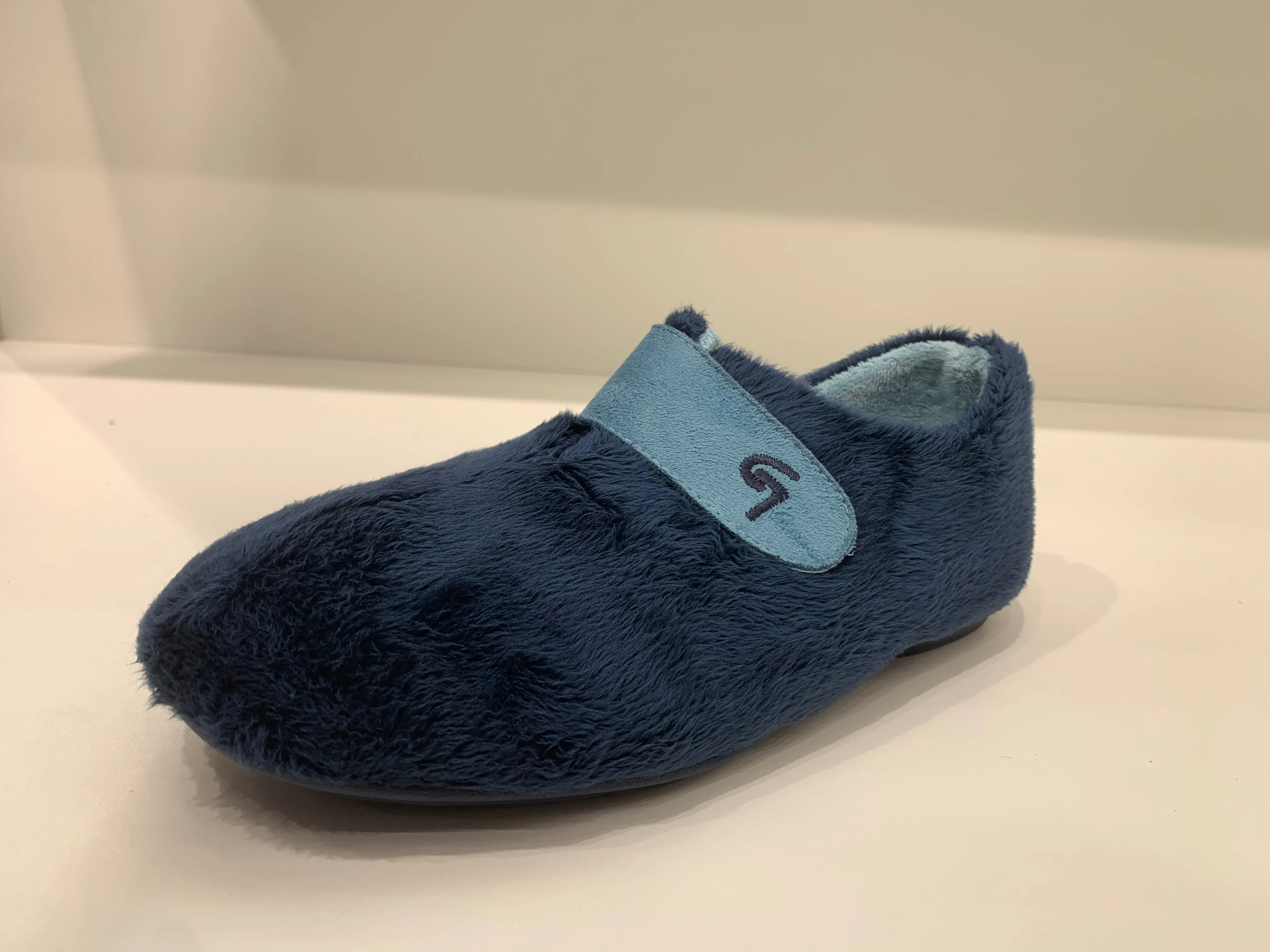 VELVET VIRTUOSO NAVY