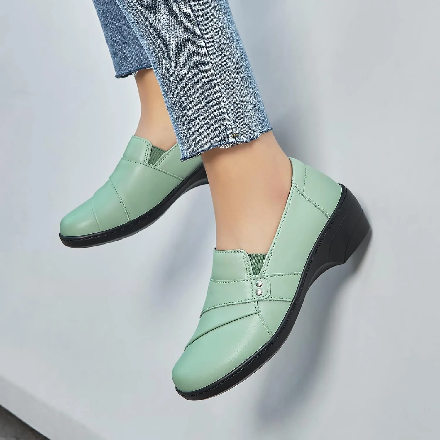 Women's Comfortable & Lightweight Leather Loafers Slip-Ons Stylish Business Casual Dress Shoes Work Office Everyday Walking Shoes for Women