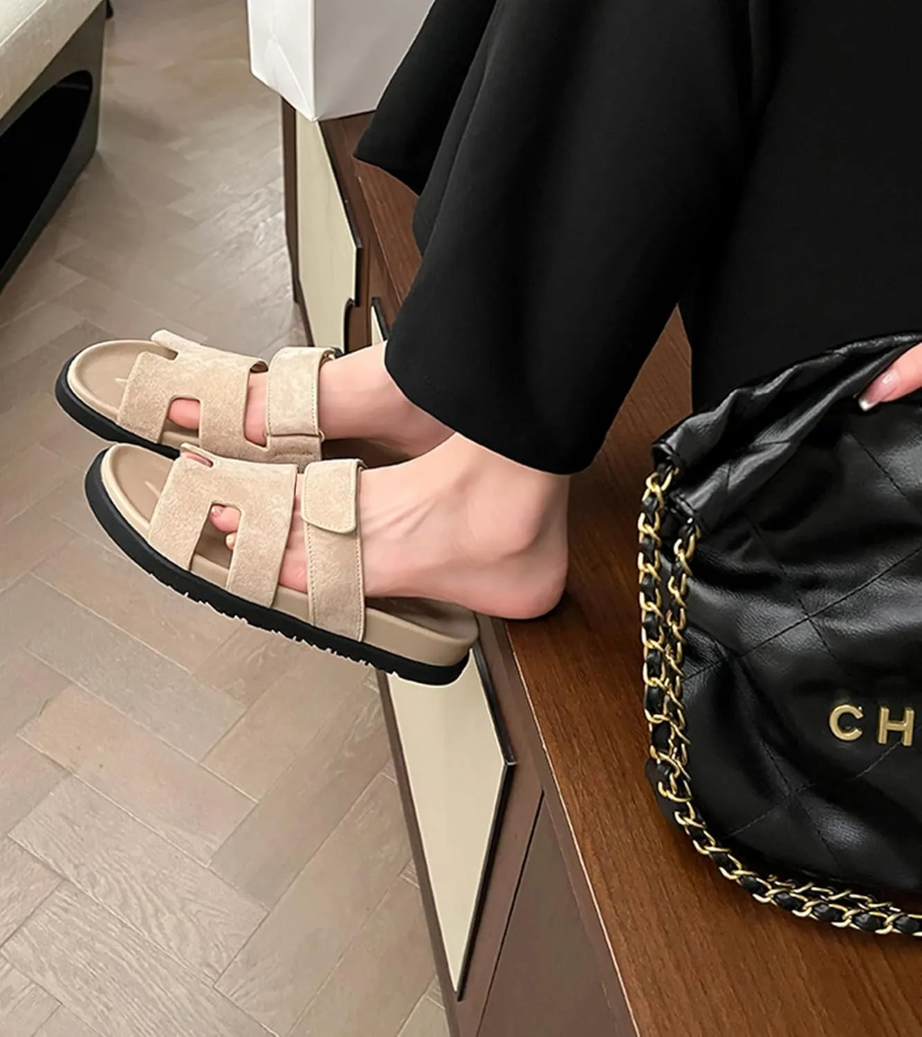 Womens Flat Sandals for Womens 2025 Summer Cute Leather Slippers Comfortable Non Slip ladies Platform Slide Sandal Mules