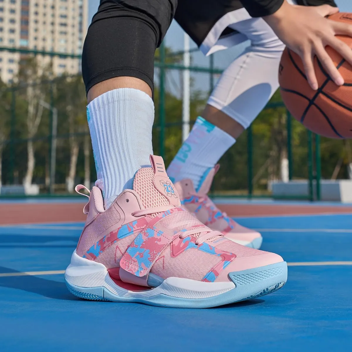 Womens Mens Basketball Shoes Comfortable Fashion Athletic Sneakers Breathable Non Slip Lace up Shoe