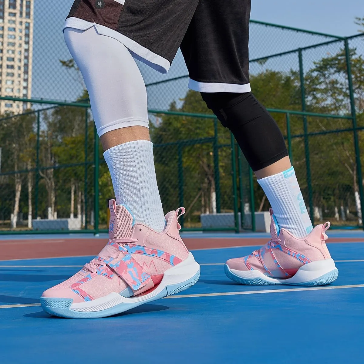 Womens Mens Basketball Shoes Comfortable Fashion Athletic Sneakers Breathable Non Slip Lace up Shoe