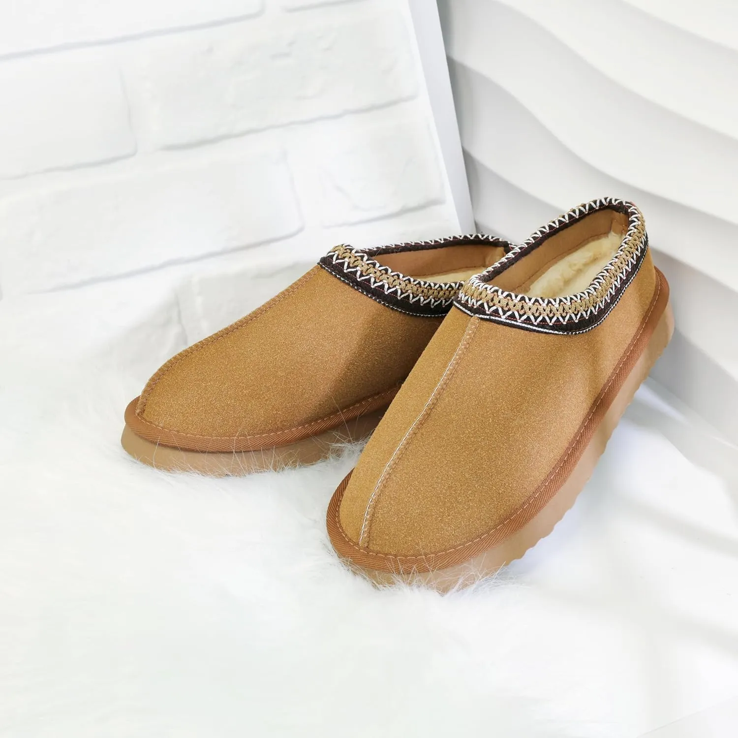 Women's Platform Slippers Winter Mini Boots Anti-Slip Suede Slip on Women Sneakers Fur Lined House Slippers for Indoor Outdoor