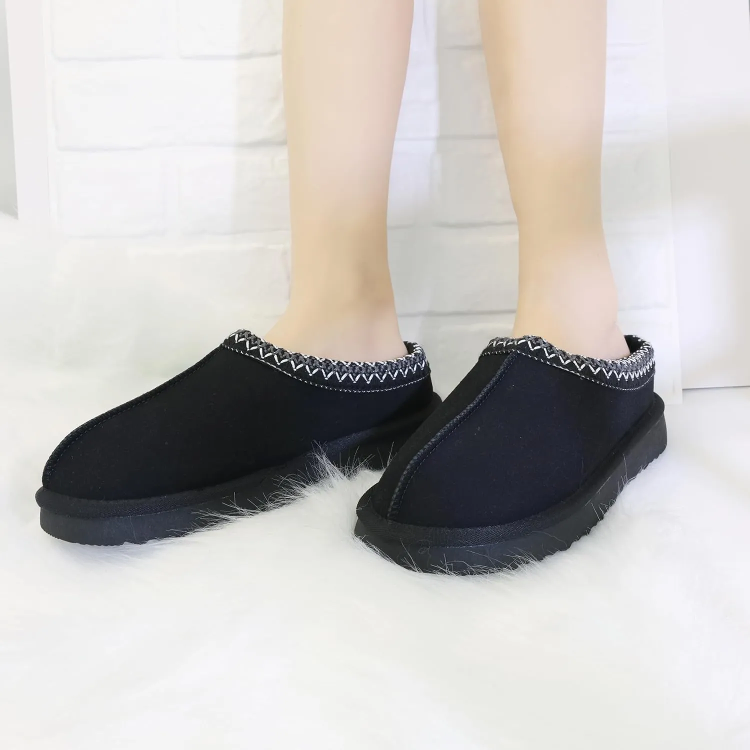 Women's Platform Slippers Winter Mini Boots Anti-Slip Suede Slip on Women Sneakers Fur Lined House Slippers for Indoor Outdoor